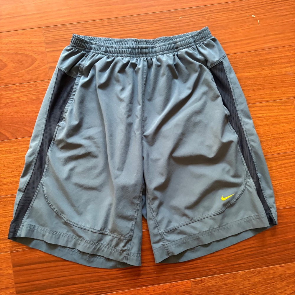 Nike Mens Dri-FIT Athletic Shorts Size M Blue Gray Mesh Pockets Training Gym